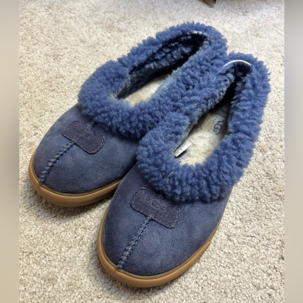 Adorable purple slip on Uggs